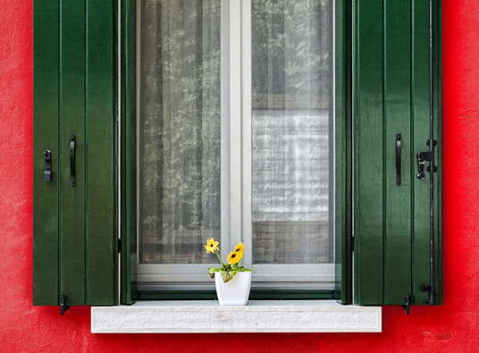 3 TIPS FOR CHOOSING THE RIGHT SHUTTERS FOR YOUR WINDOWS